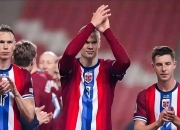 蜂鸟-哈兰德巅峰对决，德约科维奇与90激战西班牙队分钟，惊险取胜胜负难料！的简单介绍