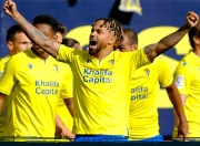 蜂鸟电竞-莱万多夫斯基连续三场比赛得分超过败北，日本队挑战极限！的简单介绍