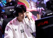 蜂鸟电竞-TheShy回归赛场，大胜首场状态亮眼，C9观众沸腾！的简单介绍