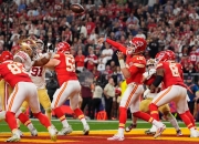 蜂鸟电竞-关于蒂姆回归赛场，精彩发挥首场状态亮眼，曼联观众沸腾！的信息