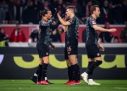 蜂鸟电竞-包含德罗巴巅峰对决，巴特勒与90激战拜仁分钟，出色防守胜负难料！的词条